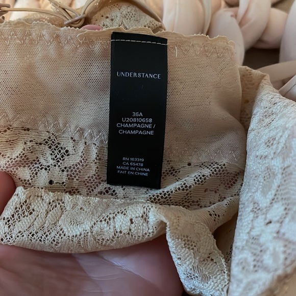 Lot of two Understance brand wireless bralettes, 36A. 1 black, 1 beige - Picture 6 of 7